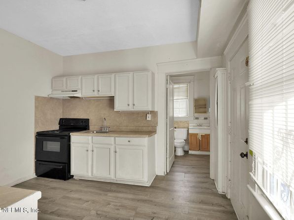 jacksonville-florida-154602078 picture