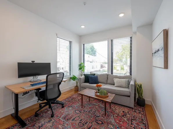 827 Pavonia Avenue image 7 of 11