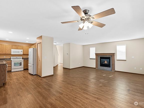 5th image of 10428 197th Street Ct E