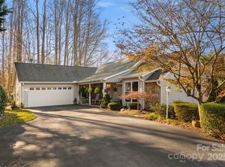 58 Saint Andrews Dr, Etowah, NC 28729