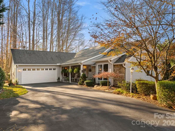 58 Saint Andrews Dr, Etowah, NC 28729