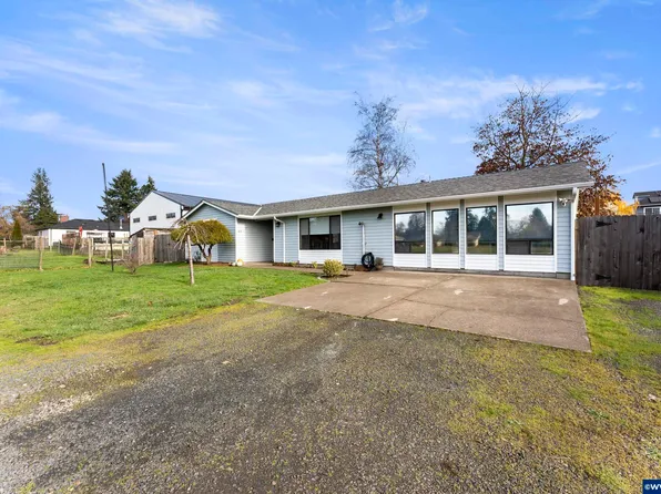 270 S Pershing St, Mount Angel, OR 97362