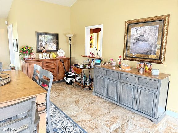 5th image of 4018 Cleveland Rd E