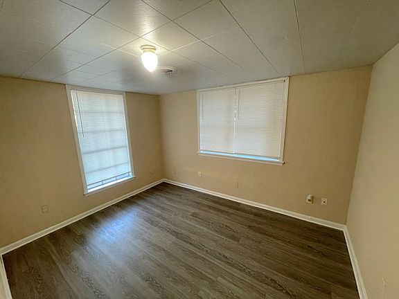 5th image of 2585 Meadowbrook Dr