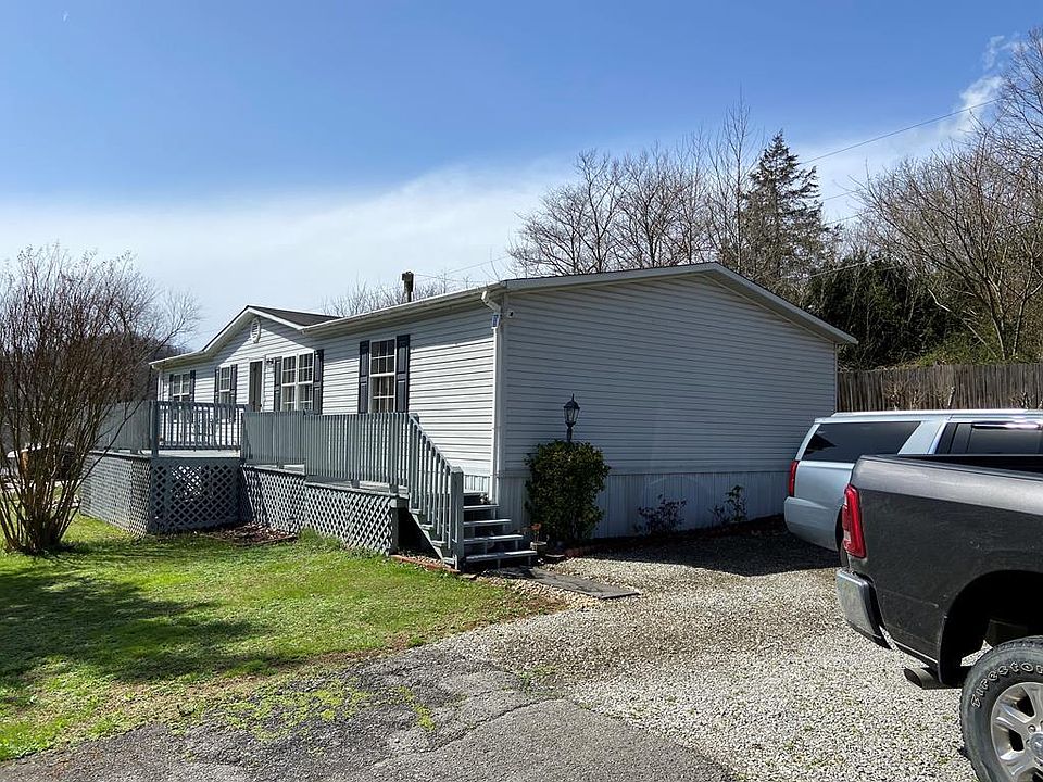 1st image of 365 Golf Course Ln