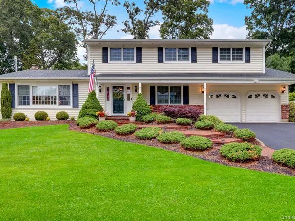 9 Briar Path, East Setauket, NY 11733