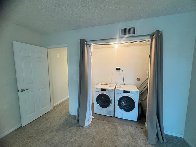 3607 Edgewater Dr — Photo 9