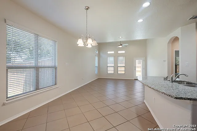 4 bed, 3.5 bath, 2373 sqft, $2,250 — Photo 2