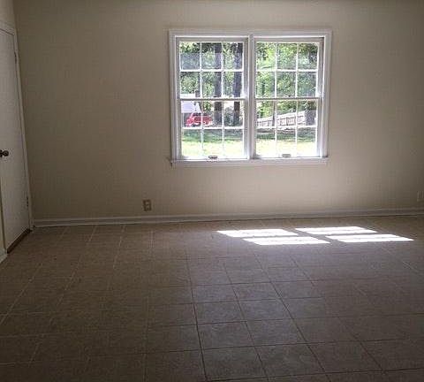 3rd image of 272 Lawrenceville St APT B5
