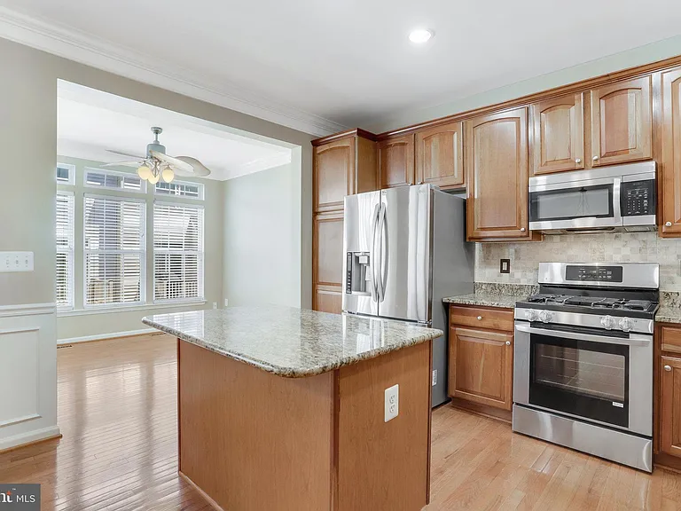8482 Hallie Rose St — Photo 3