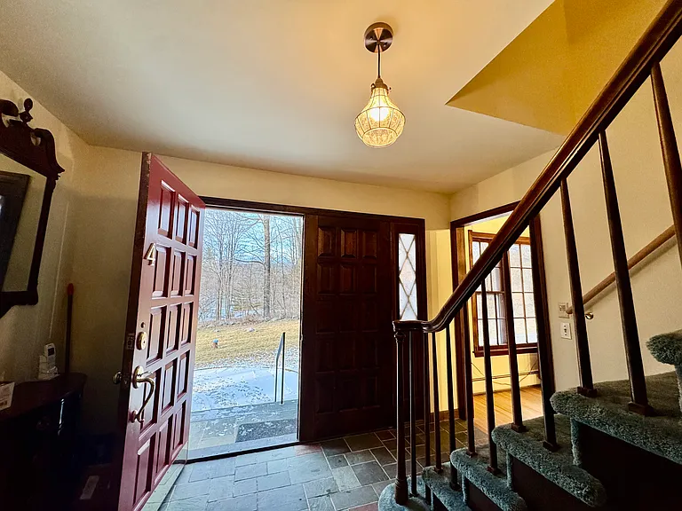 4 Pinecrest Dr — Photo 3