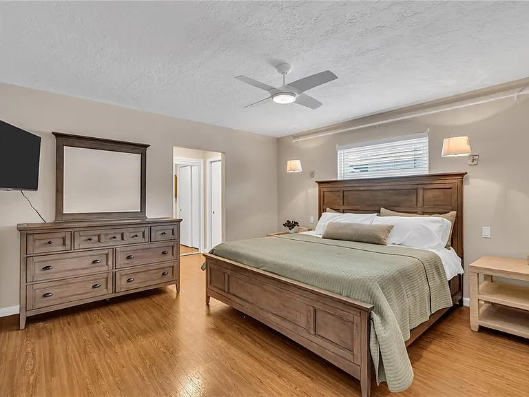 2449 Breakwater Cir — Photo 18