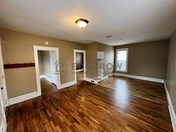 2nd image of 1008 Helen St NE