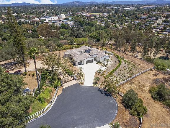 4th image of 588 Twin Country Ln