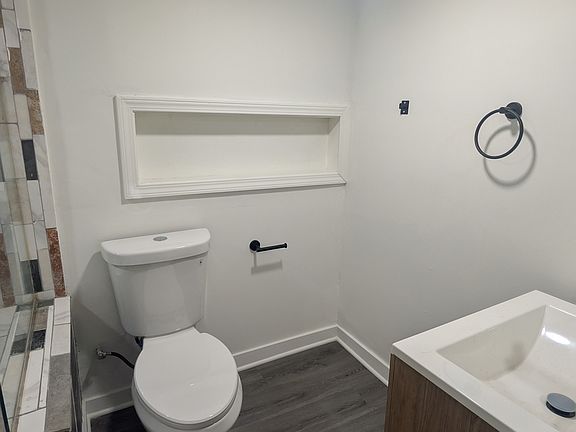 5th image of 2622 N Central Park Ave #B
