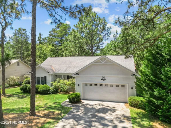 1410 E Longleaf Drive, Pinehurst, NC 28374
