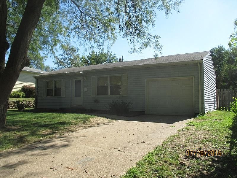 1st image of 7409 S 70th St