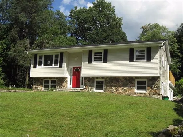 6 Mary Beth Dr, Airmont, NY 10901
