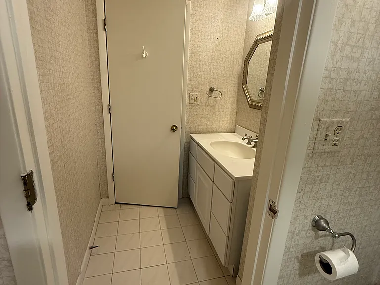 310 Lookout Ave #106 — Photo 26