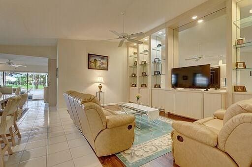 5th image of 1283 NW Bentley Cir APT A