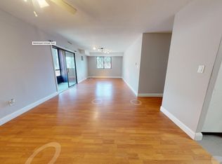 6 Greenbriar Dr APT 210, North Reading, MA 01864