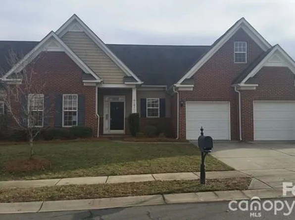 10111 Trailmoor Rd, Charlotte, NC 28278