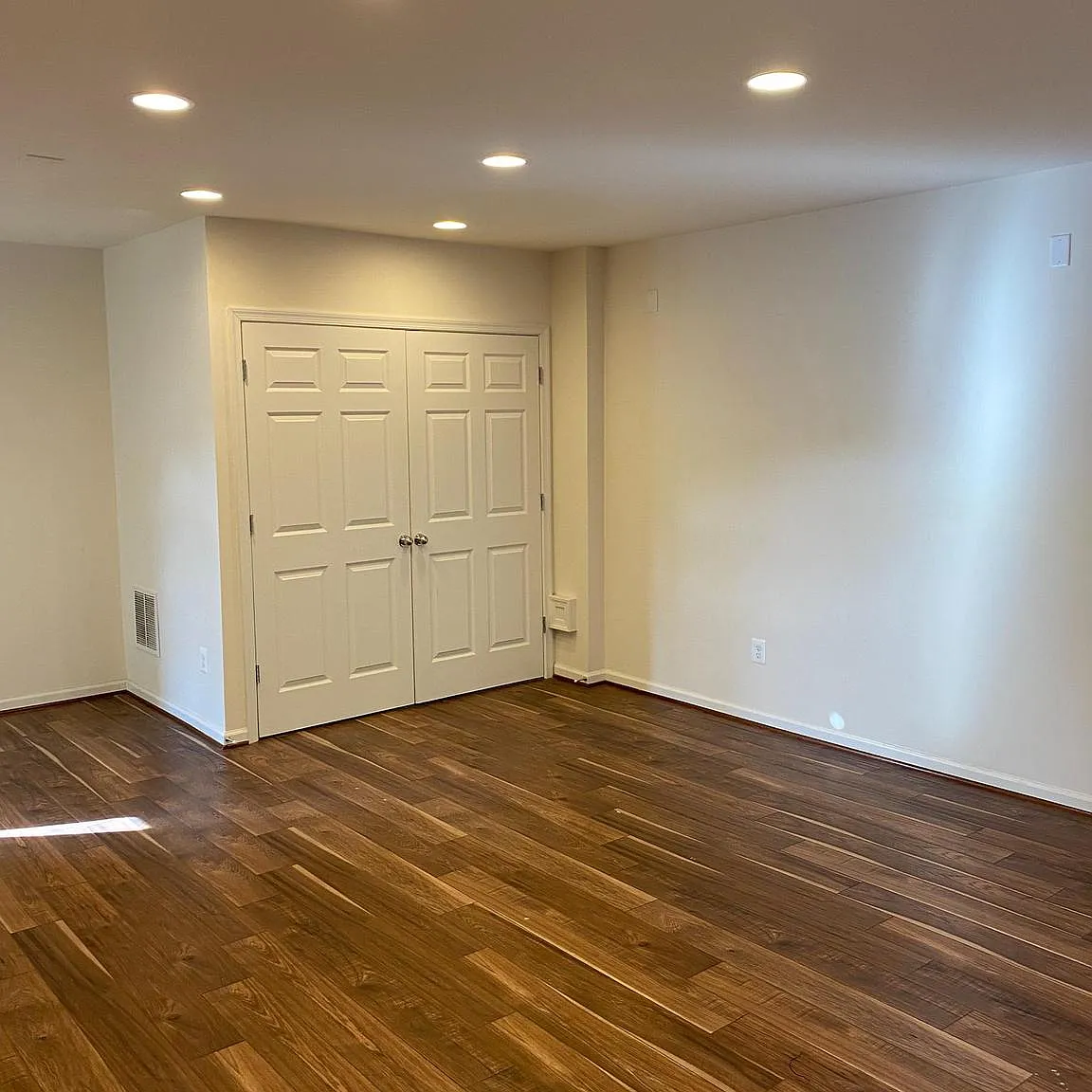 3 bed, 3.5 bath, 2682 sqft, $2,700 — Photo 4
