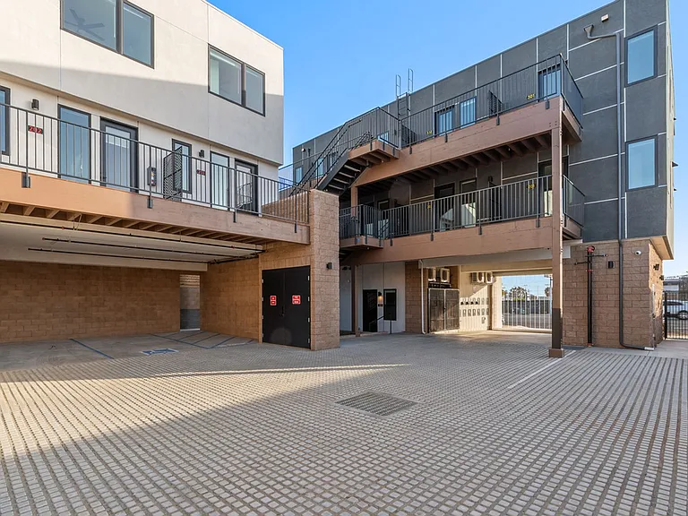 131 National City Blvd #201 — Photo 37