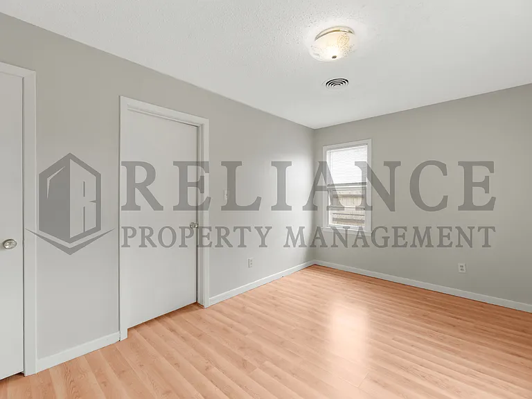 2732 N Grove St — Photo 21