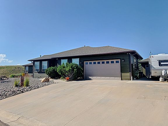 4th image of 630 Summit Dr