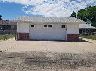 613-615 Spruce St, North Platte, NE 69101
