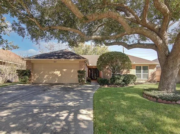 611 E Larkspur Cir, Pearland, TX 77584