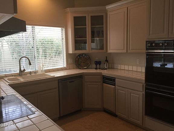 3rd image of 4587 Weeping Willow Dr
