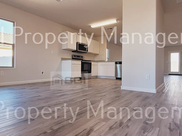 2025 E Velvet Pl — Photo 13