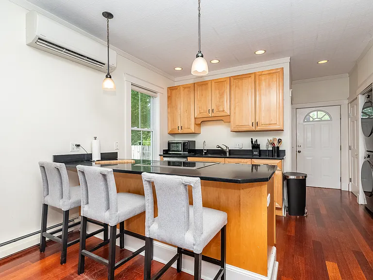 301 Richards Ave — Photo 9