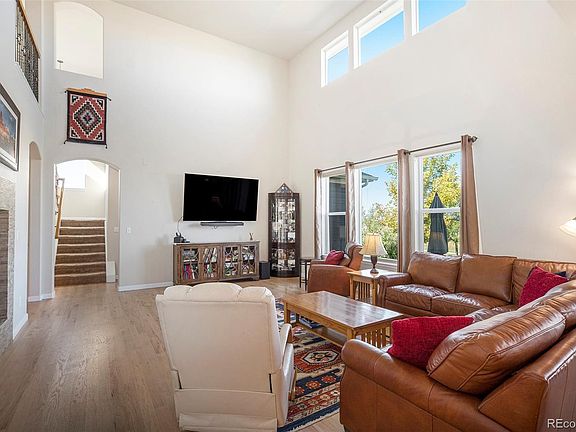 5th image of 15098 Elizabeth Court