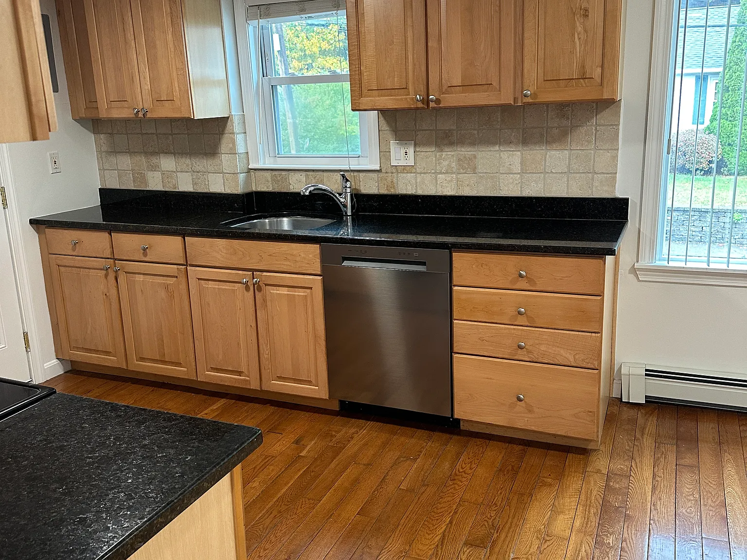 2 bed, 930 sqft, $2,500 — Photo 2