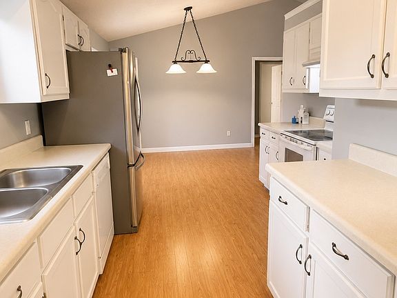5th image of 1531 Jarratt Dr