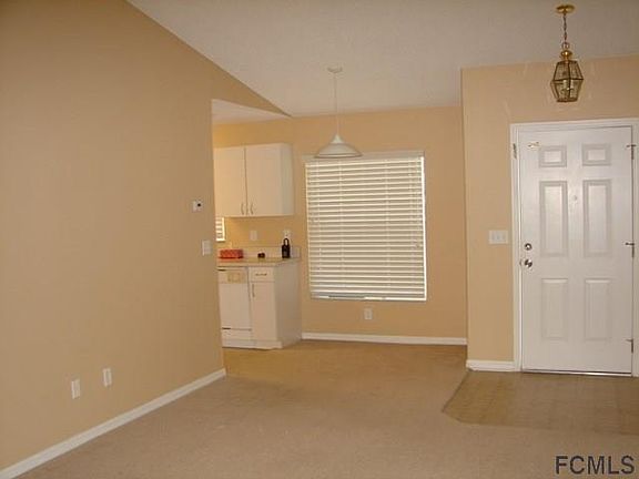 3rd image of 22 Burnaby Ln