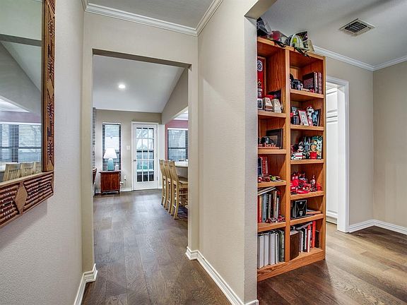 4th image of 2817 Wentwood Dr