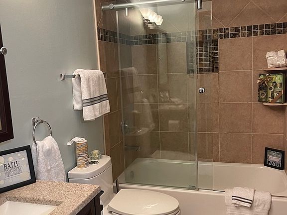 4th image of 3369 Beacon St Unit 9