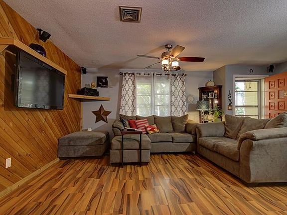 3rd image of 1606 Fortune Dr