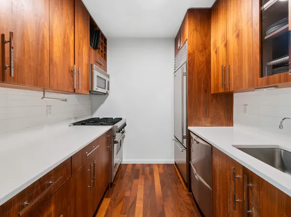 88 Greenwich Street image 4 of 5