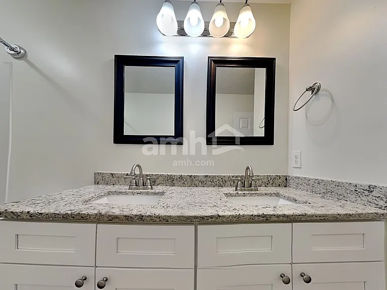 76 Parkmont Ct — Photo 16