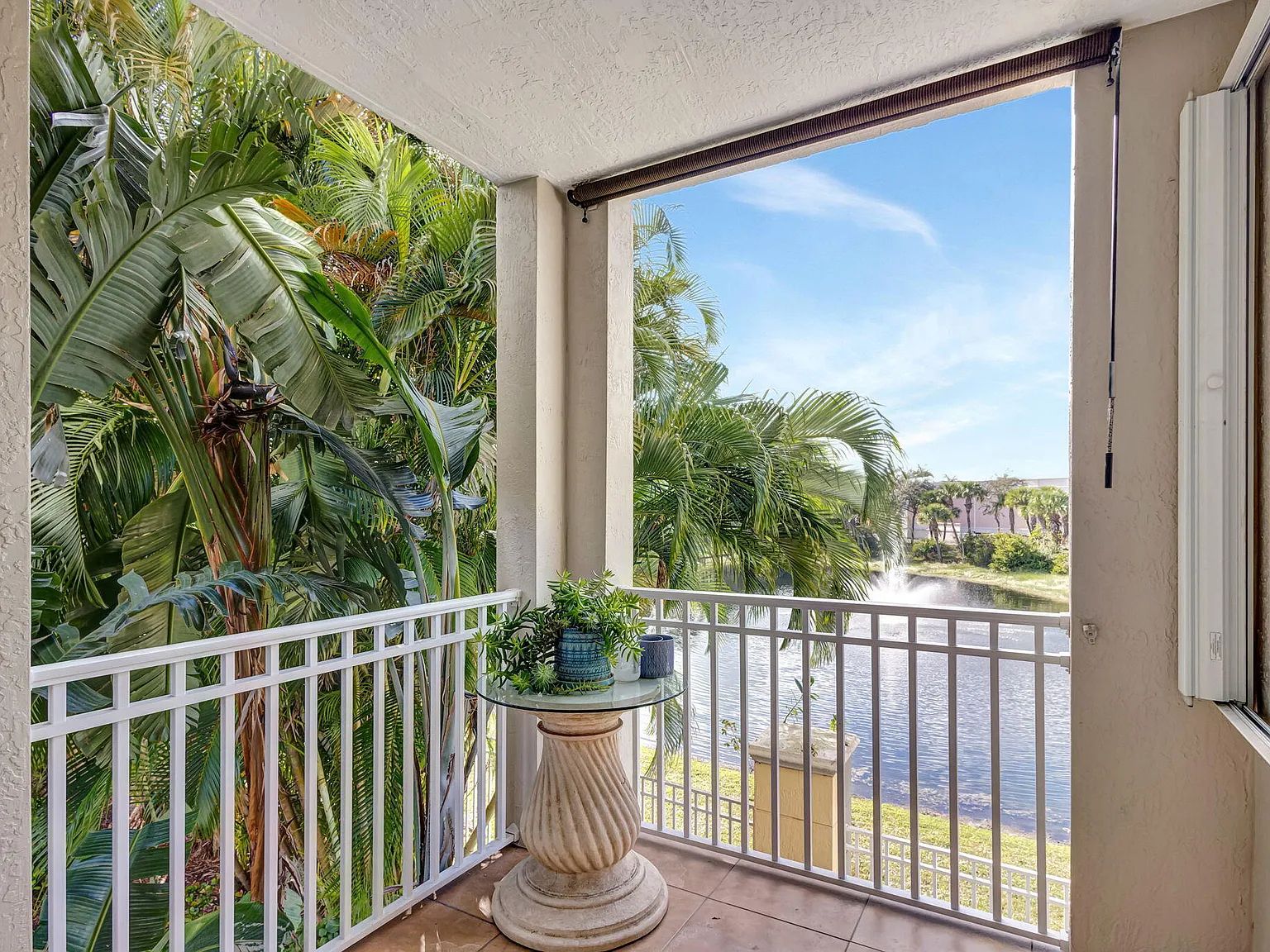 2 bed, 2.0 bath, 1309 sqft, $3,500 — Photo 2