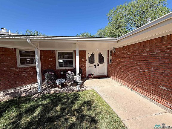 2nd image of 3010 Edgewood Dr
