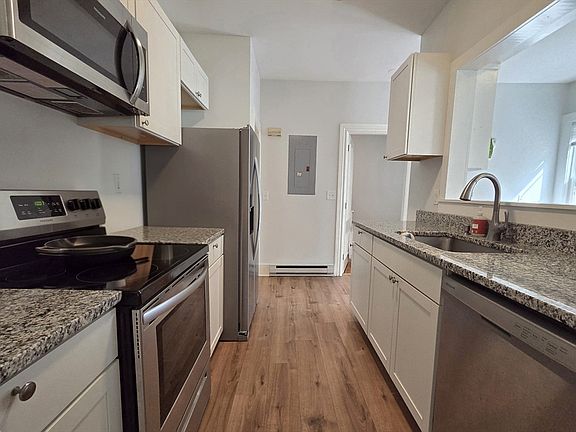 2nd image of 2 Oak St #2