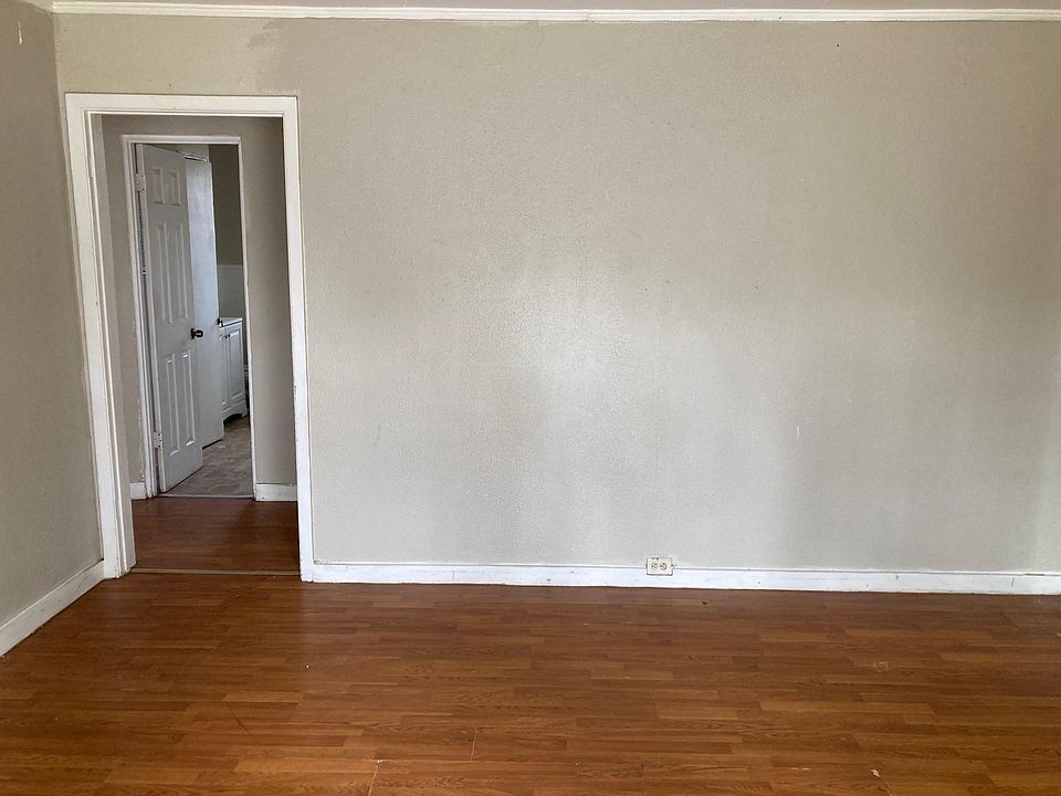 2nd image of 126 E Slattery Blvd