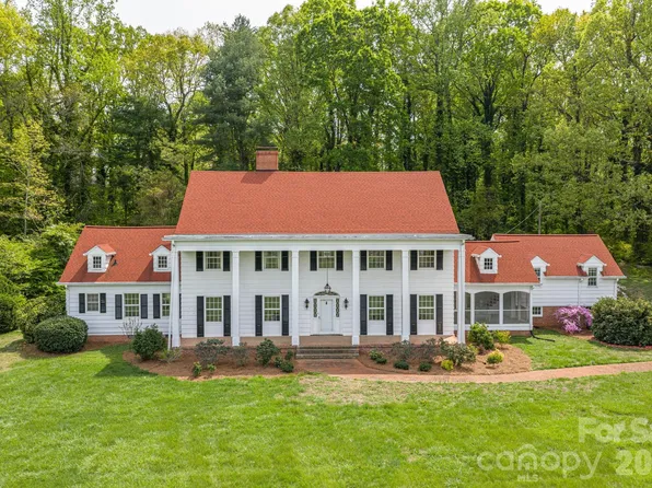 1233 General Hoke Dr, Lincolnton, NC 28092