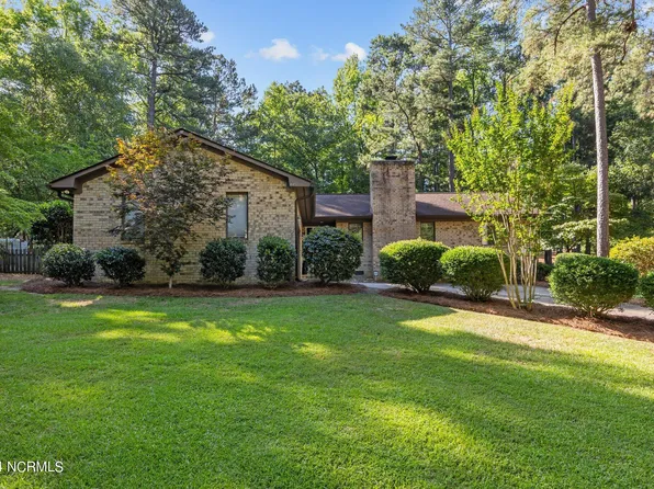 445 Broadmeade Drive, Southern Pines, NC 28387